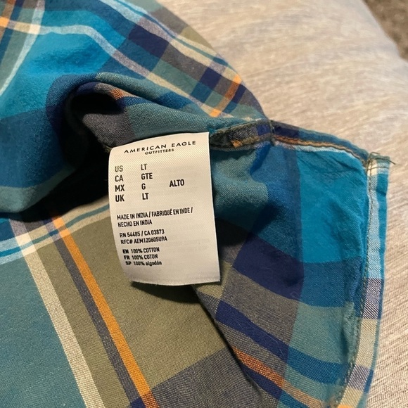 EUC American Eagle Outfitters Mens size Large. Button up short sleeve plaid - Picture 5 of 5
